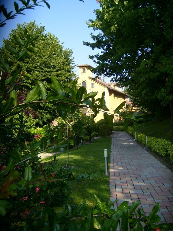 Casa Dei Frati Hotel อัสตี ภายนอก รูปภาพ