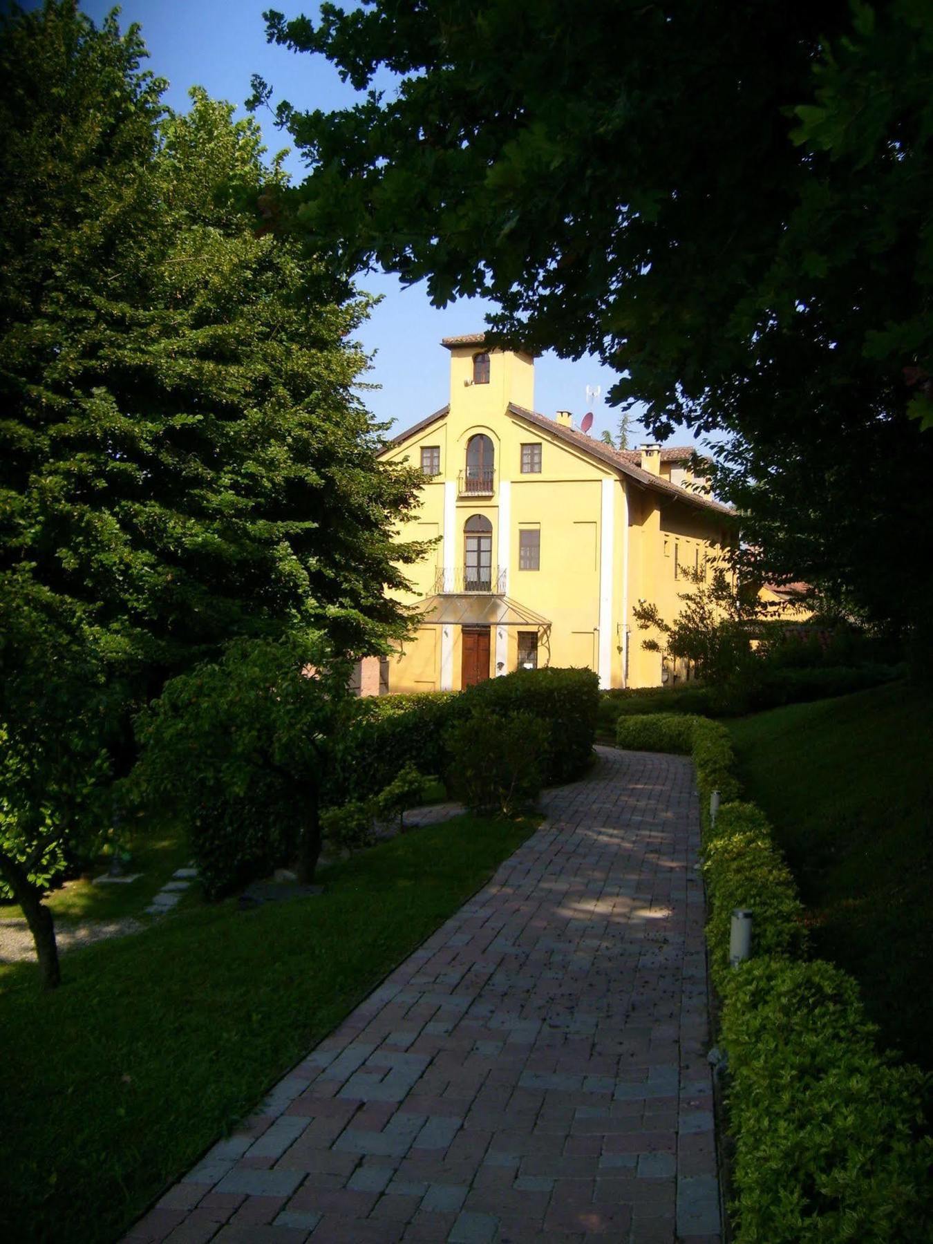 Casa Dei Frati Hotel อัสตี ภายนอก รูปภาพ