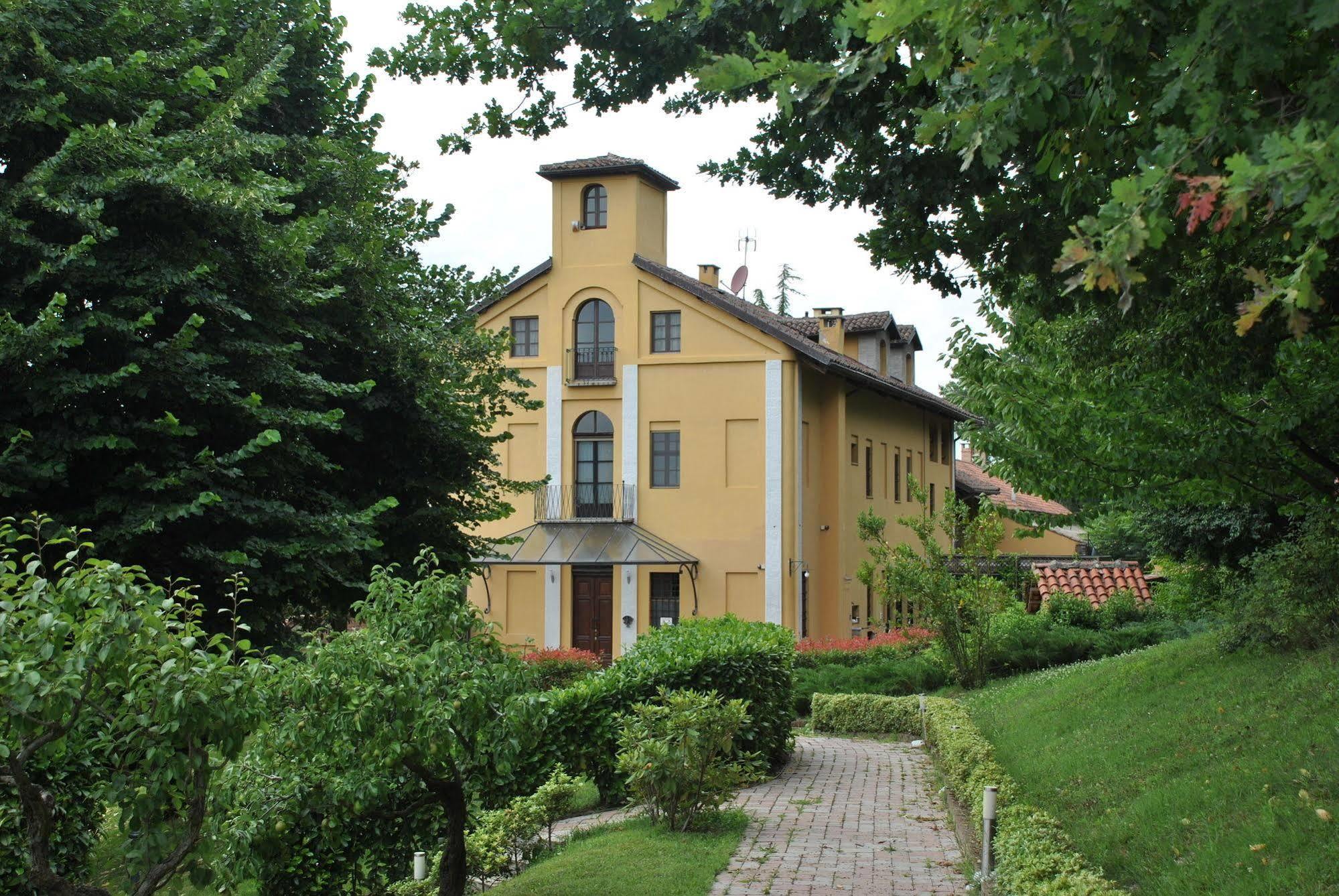 Casa Dei Frati Hotel อัสตี ภายนอก รูปภาพ