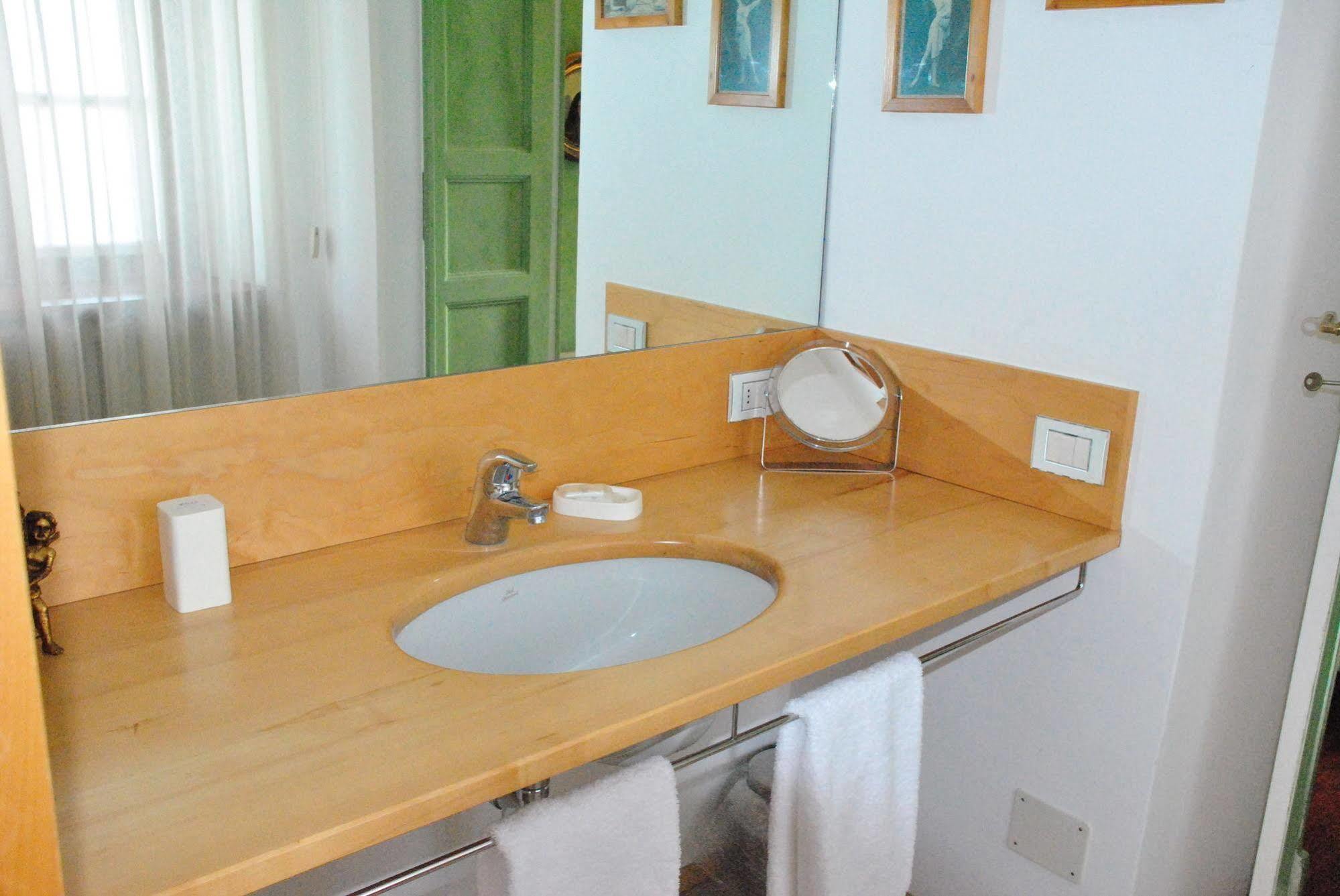 Casa Dei Frati Hotel อัสตี ภายนอก รูปภาพ